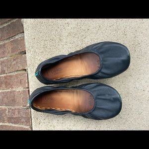Tieks size 8 flats
